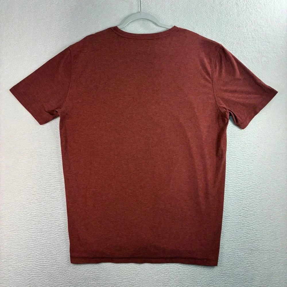 Vuori Strato Tech T Shirt Men XL Red Tee Performance Short Sleeve Stretch V126 - Picture 3 of 7